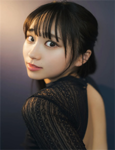 《特级欧美真人做爰大片》
