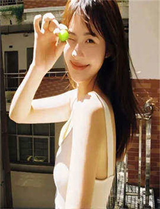 《女医生一级毛片》